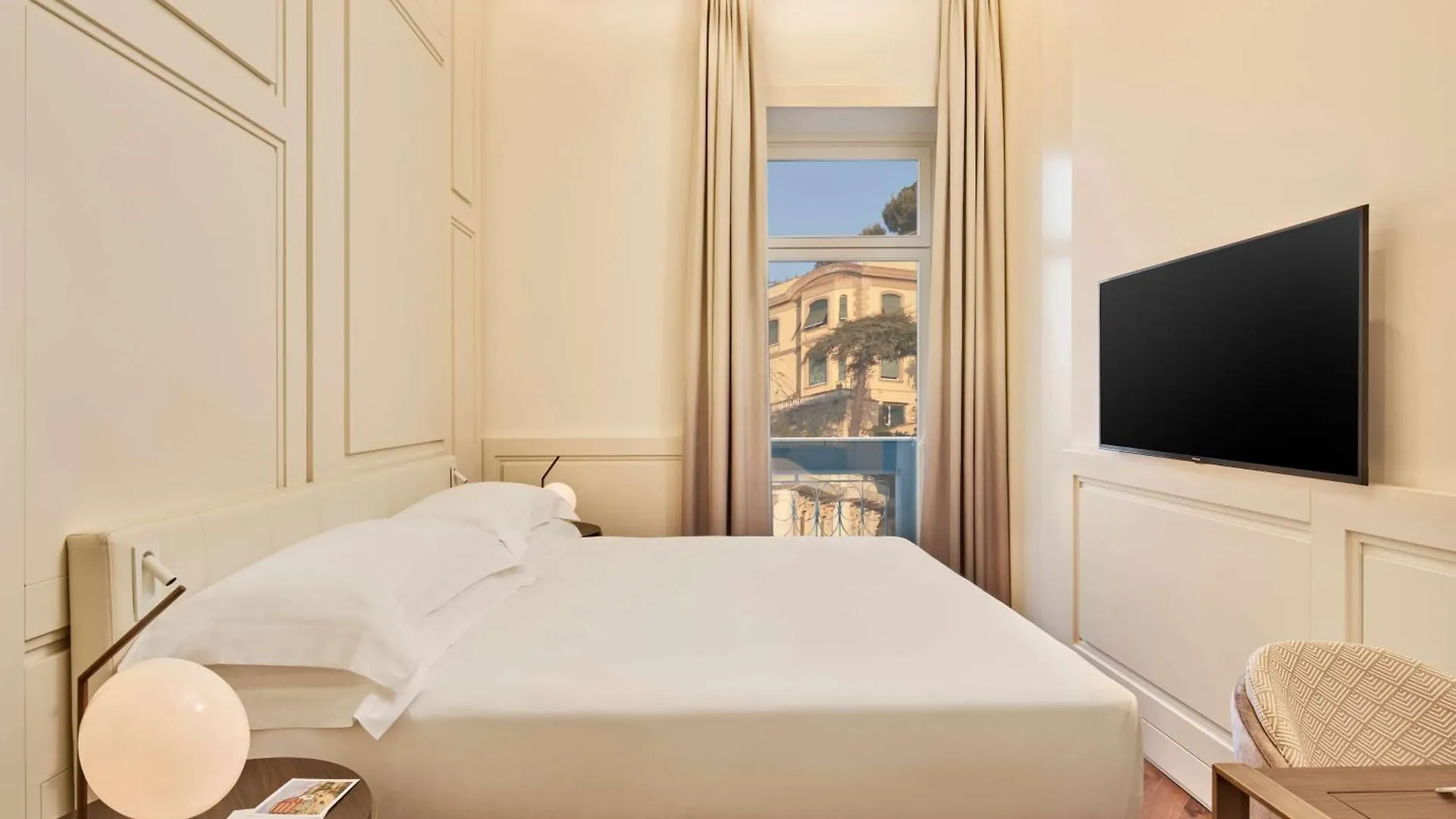 De Bonart Naples, Curio Collection By Hilton Hotel