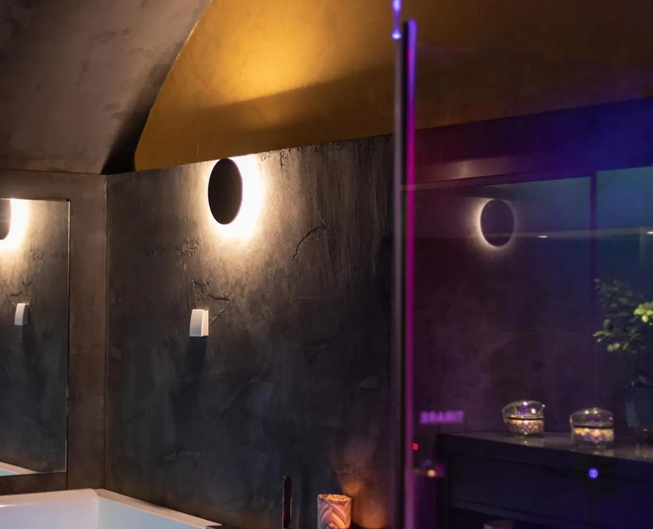 De Bonart Naples, Curio Collection By Hilton Hotel 5*, Napoli