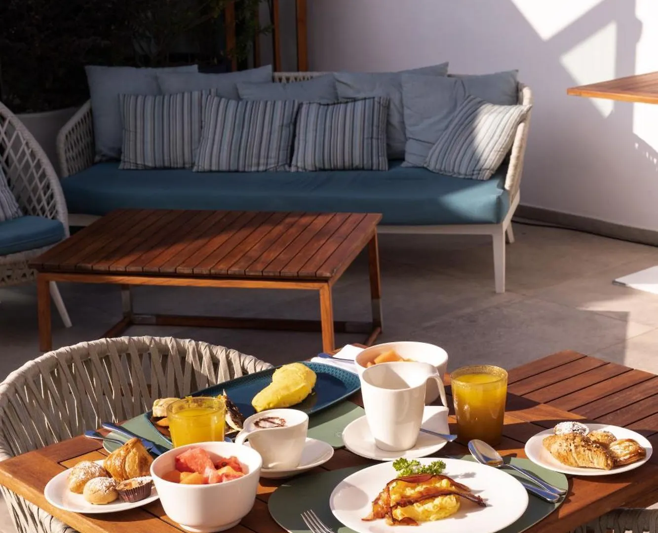 De Bonart Naples, Curio Collection By Hilton Hotel  Napoli