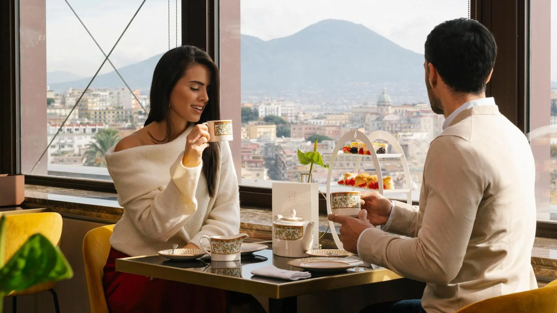 De Bonart Naples, Curio Collection By Hilton Hotel 5*, Napoli Italien
